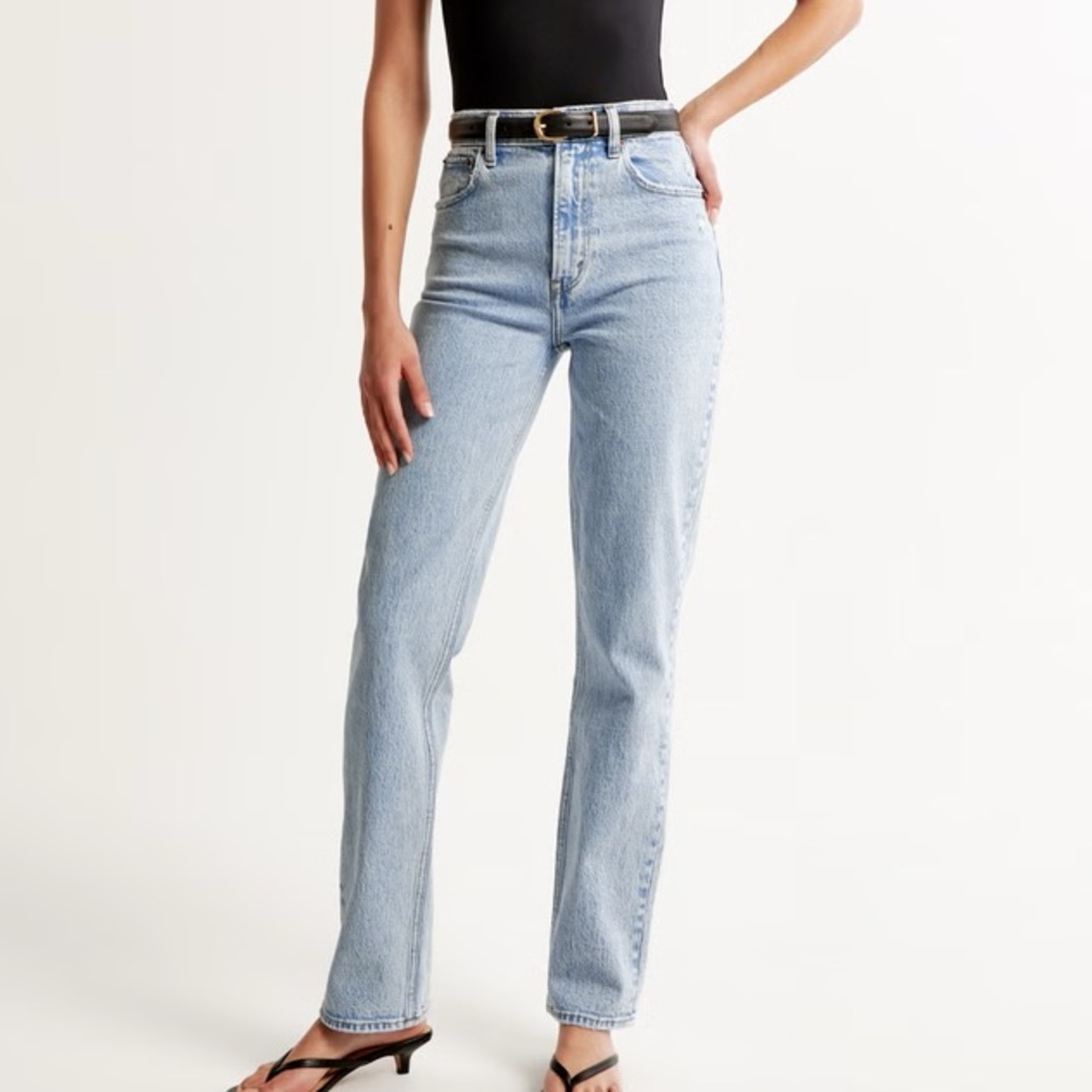 Abercrombie Ultra High Rise 90s Straight Jean